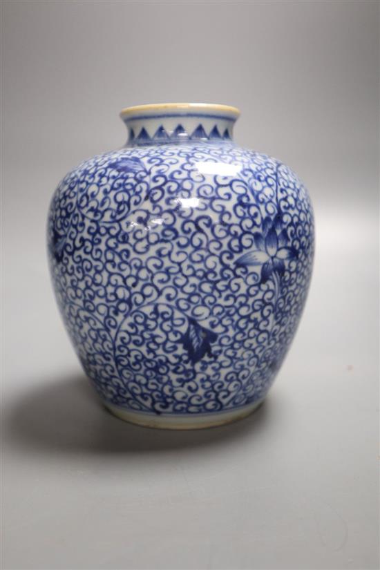 A Chinese blue and white jar, height 13cm